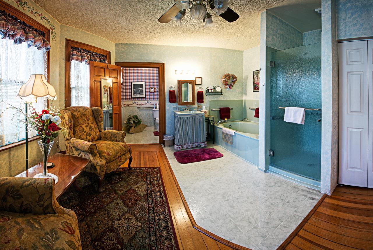 Holden House 1902 Bed & Breakfast Bed & Breakfast Colorado Springs